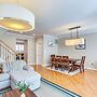 Modern 3BR Townhome 3 Mi to Dulles & Reston TC