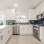Stylish Comfort Modern Chef Kitchen 4 BR 2 Baths