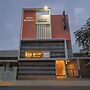 Itsy Hotels Everest Leela Residency