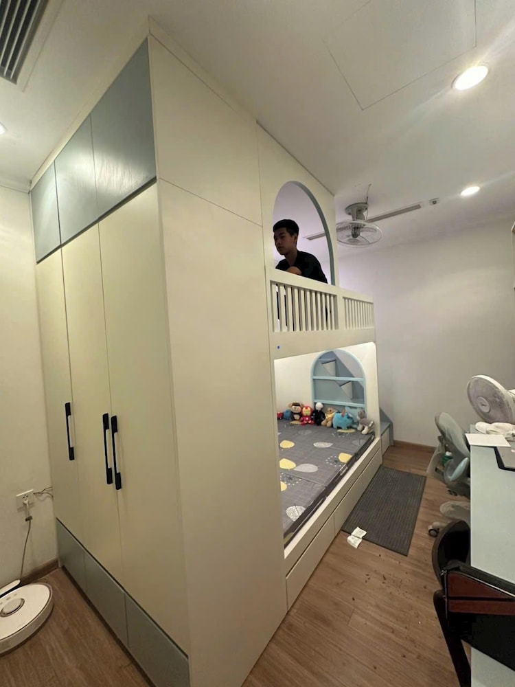 Oanh Luxstay