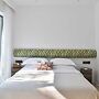 Miyue Shenzhen Tuscan Seascape Holiday