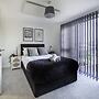 Stylish & Modern Flat 2 Min Walk To Ashford Outlet