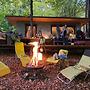 Luxury Lake House & Glamping