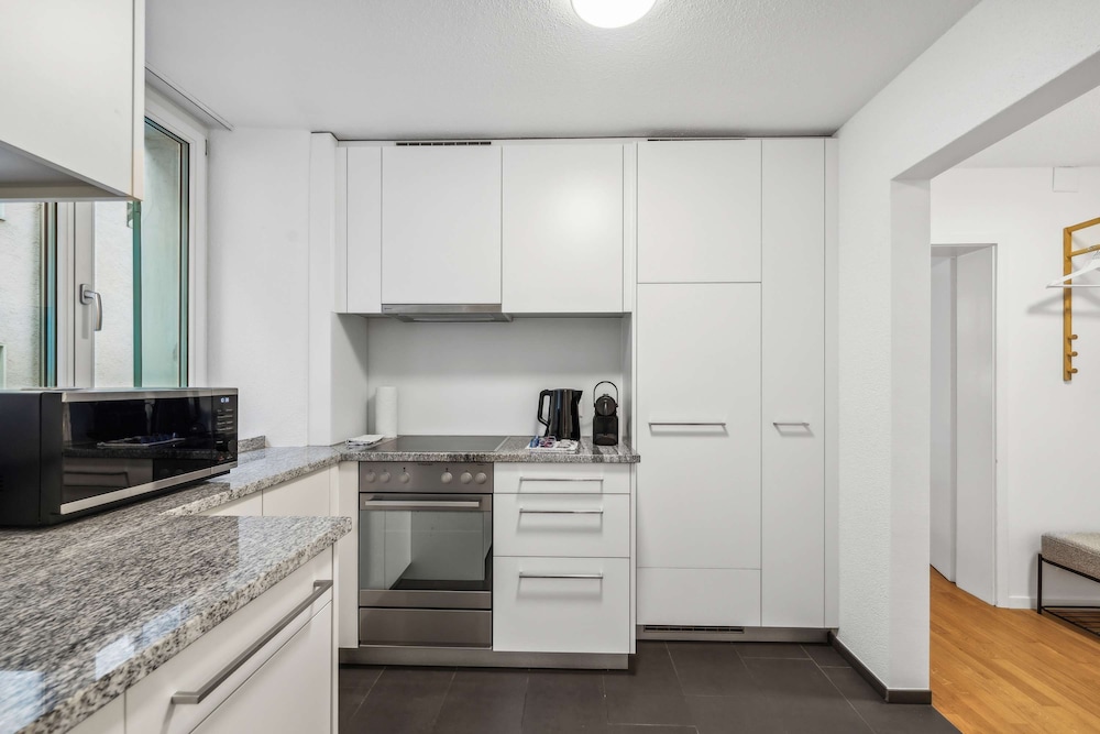 Modern 2 Bdr-flat top Location