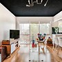Renovated Retro Apartment Near Harbour Front Walks