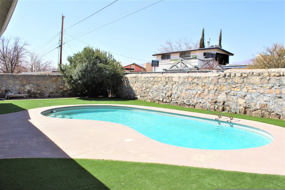 El Chuco Home W Pool Pool Table 15 min Downtown