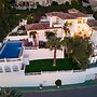 Large Luxury Family Villa 500m From Beach