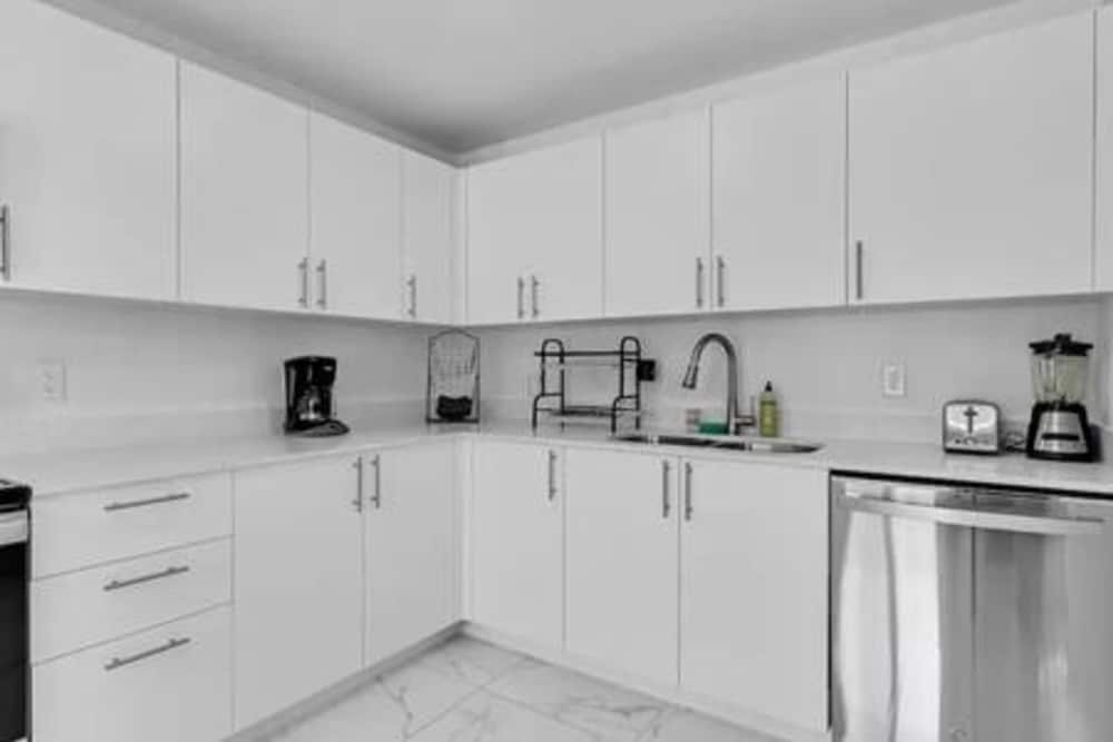 25893 Sw 144 CT 3 Bed 2 5 Bath Townhome Rooftop 1 Parking Spot