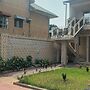 Serene 5-bedroom Apartment in Kinshasa's 10ème Rue Limete-résidentiel