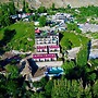 HARD ROCK HUNZA