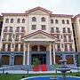 AirPlaza Hotel