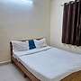 Fabhotel White House I