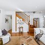 Spacious Family Home With Balcony in Pascoe Vale