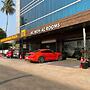 Airport Avenue Plaza