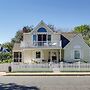 Waterfront Cambridge Cottage: Steps to Marina!