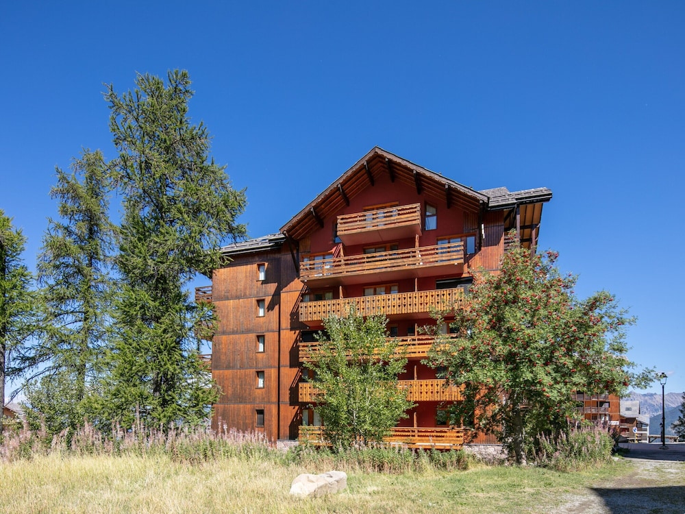 Snug Apartment on the Mountains