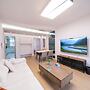Tyms Changning 3BR Modern Apt near Weining Rd