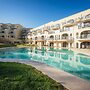 Qala Skyview Penthouse Pool Sunsets BBQ Area