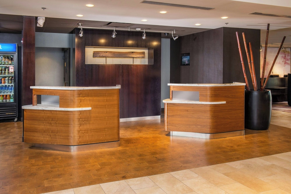 Courtyard By Marriott Fresno Downtown