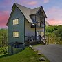 Smoky Blue Haven 3 Bedroom Cabin
