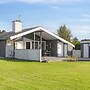 5 Star Holiday Home in Dronningmolle
