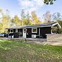 5 Star Holiday Home in Humble