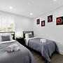 3-BDR Guitar House, Walk to Casino, located close to EVERYTHING