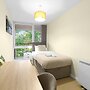 Modern 2 Bedroom Apt in Broadlands Court