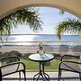 Seafront Getaway Studio, Great Location With Pool