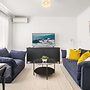 Sleek Richmond 1-bed Close to Everything