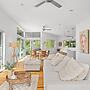 Luxurious 5-bed Home by Avoca Beach