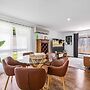 Family-friendly Home With Private Pool and BBQ