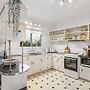 Beachside 3-bed Family Home With Parking & Veranda