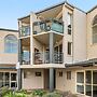 Stylish 1-bed Stay With Balcony & Study