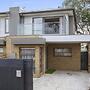 Spacious Corio Townhouse Near Ferry & Waterfront