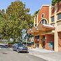 Spacious 3-bed With Alfresco Dining by Amenities