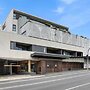 Modern 2-bed Ivanhoe Unit With Parking