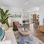 Cosy Unit With Parking Near New Farm Park & River