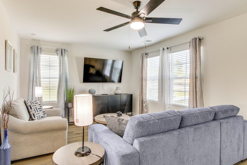 Private Yard: Family Hideaway 9 Mi to Fort Jackson