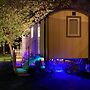 Duck House - 1 Bed Shepherds Hut - Gower