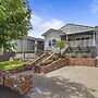 Lovely 3-bed With Alfresco Dining in Prime Suburb