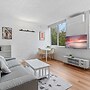Cozy 1BR Stay in South Yarra With Parking & Wi-fi