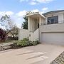 Lakeside 3-bed Family Home With Amazing Views