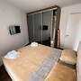 I&I Tesla Apartment's