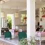 La Vie en Rose Auroville, Villa With Garden & Pool