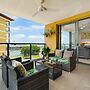 Zen Paradiso Harbour View Pool Balcony