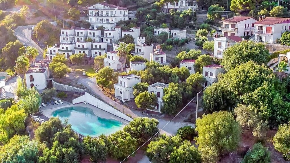Hydra Club Hotel & Village