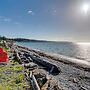 Whale Watch & Relax Fireside: Puget Sound Gem!