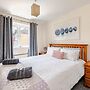 2 Bed Flat - Sleeps 4 - Pets - Parking - Garden