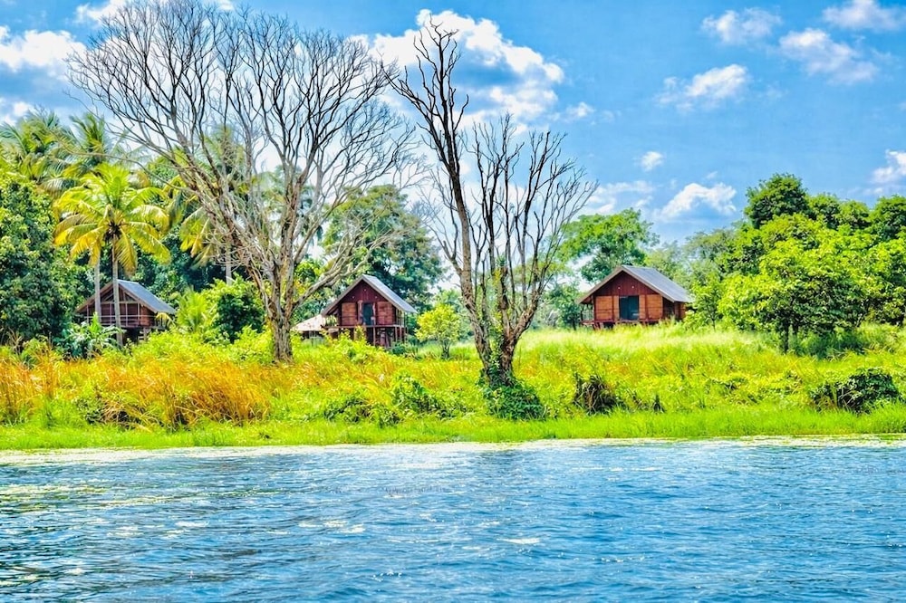 Kolla Watersong Eco Cabana resort